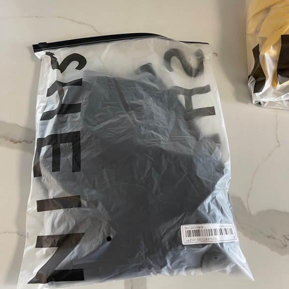 L Black Ruffle detail One Shoulder blouse top size Large cold shoulder black top - Picture 8 of 8